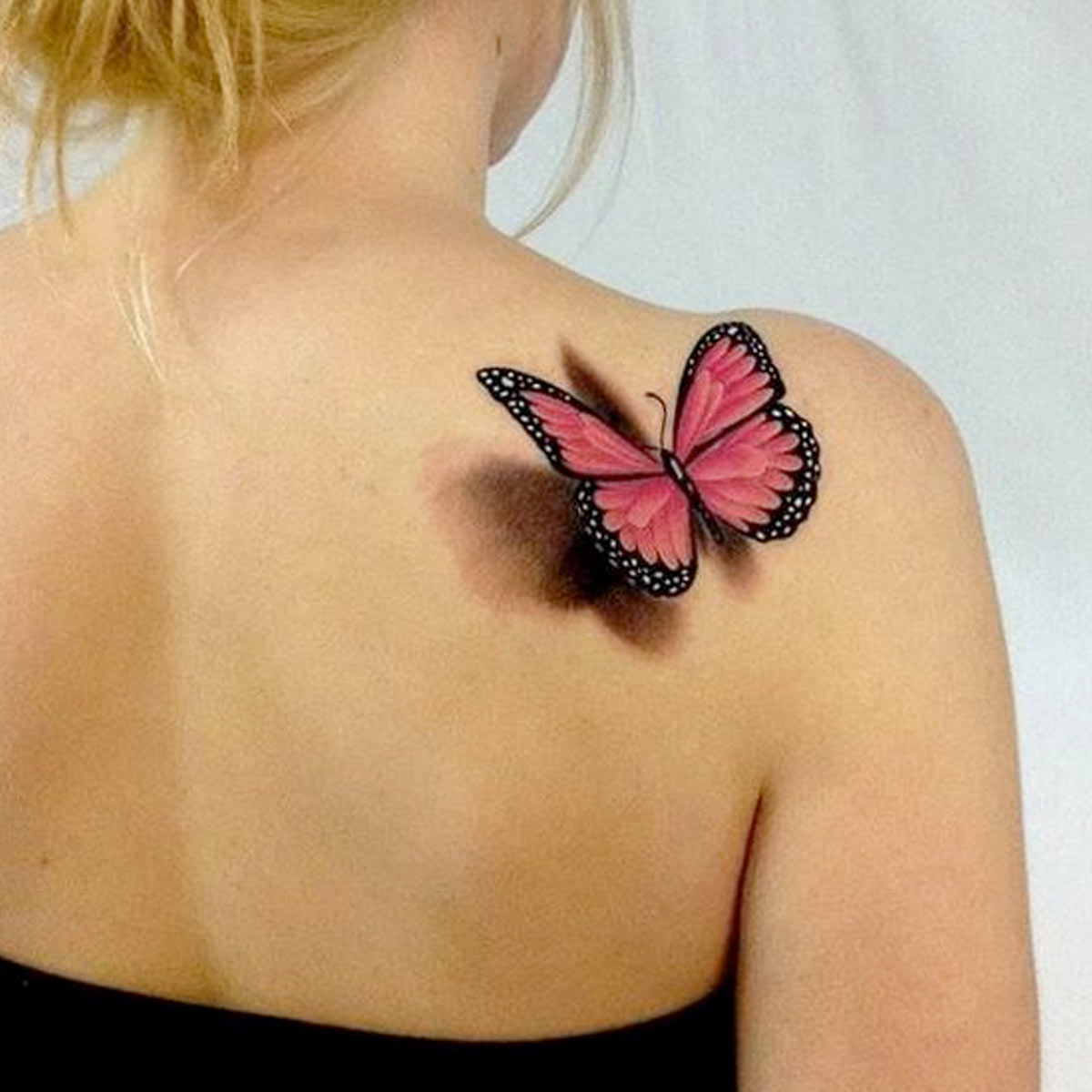 Tatuaggio farfalla 3d realistica