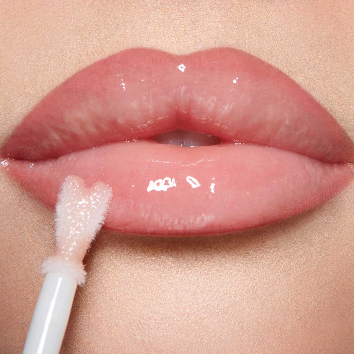 Charlotte Tilbury trucco labbra gloss Collagen Lip Bath