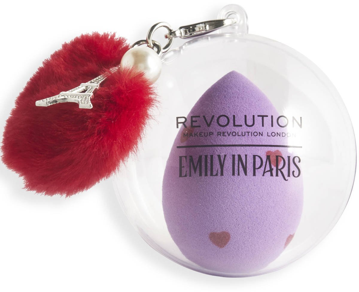 Makeup Revolution Emily in Paris beauty blender