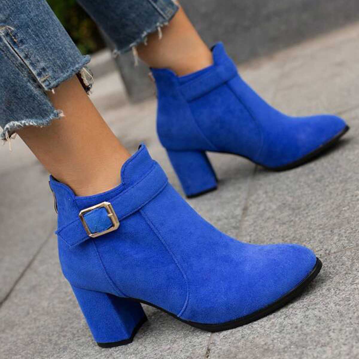 moda scarpe blu 2023