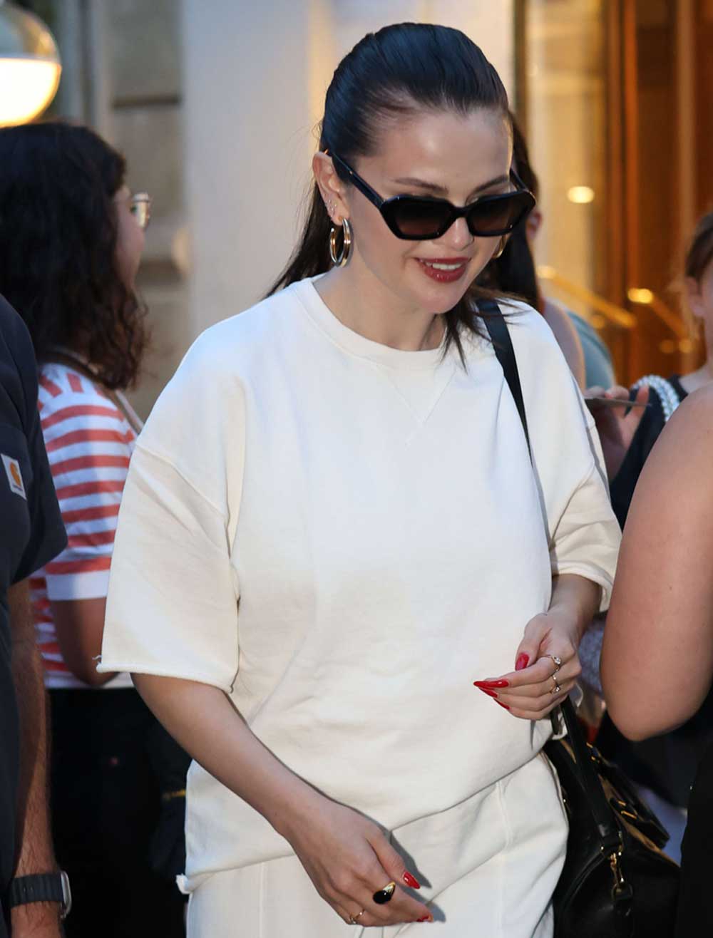 Selena Gomez indossa Pandora gioielli 