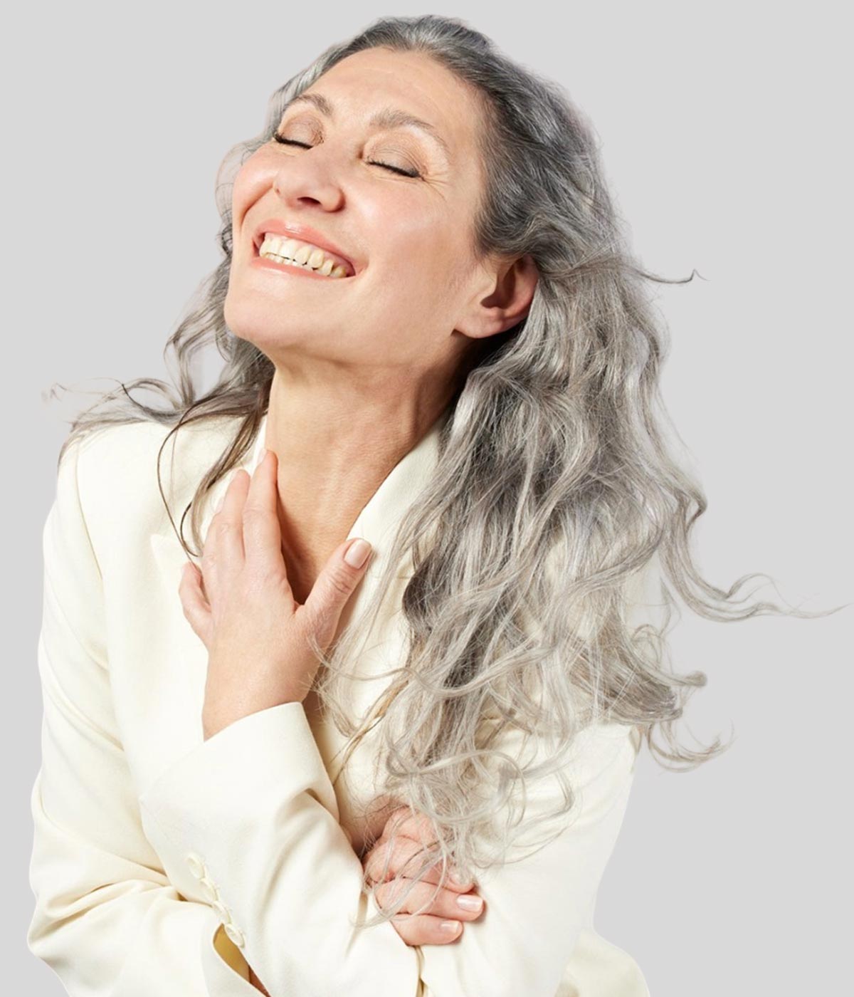 Tagli lunghi capelli ricci donna over 60