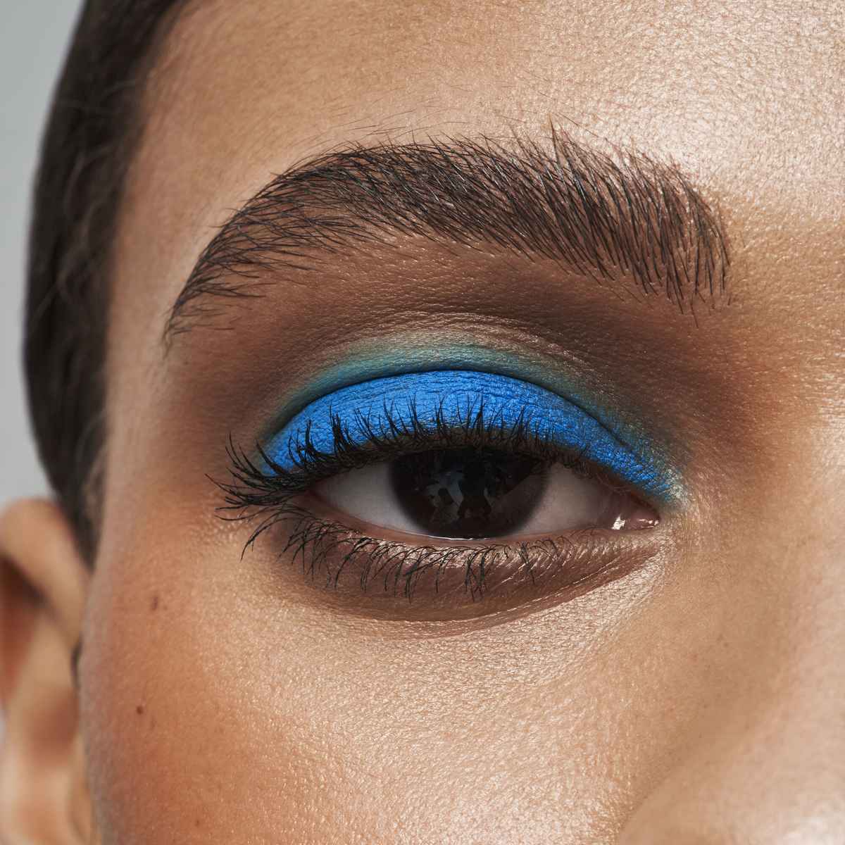 Make up trend ombretto blu