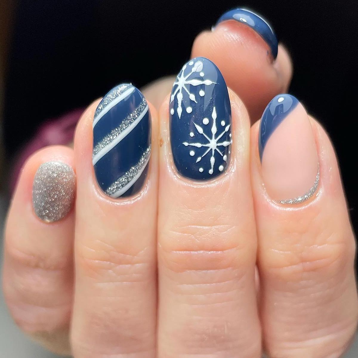 Nail art natalizia unghie blu