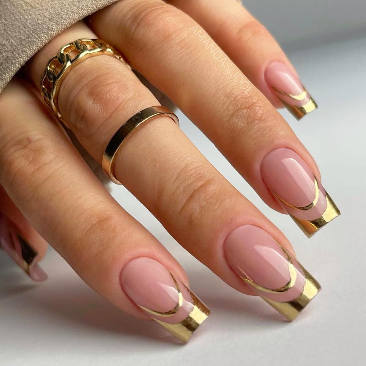 French manicure gold