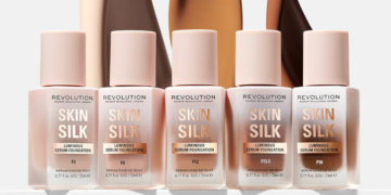Fondotinta siero Makeup Revolution Skin Silk